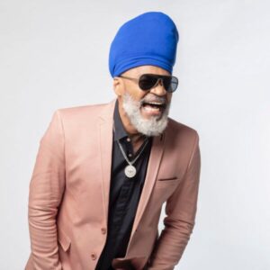 Abram alas para Carlinhos Brown passar: ele vem com camarote para convidados no Carnaval de Salvador, pela primeira vez.